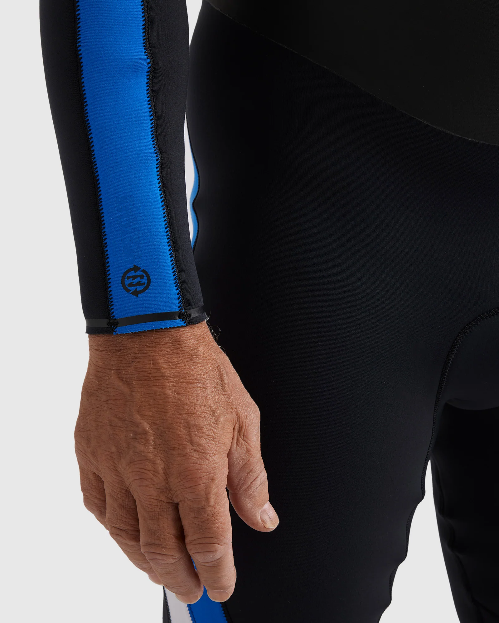 Mens 3/2mm Oscillator Chest Zip Steamer Wetsuit - Image 3