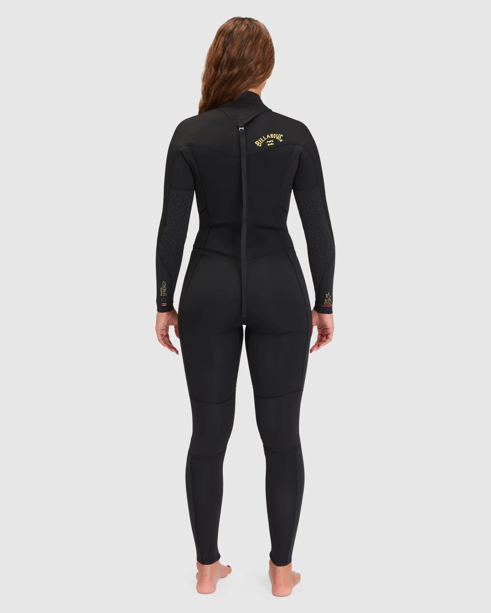 Womens 3/2mm Synergy Back Zip Steamer Wetsuit - Image 3