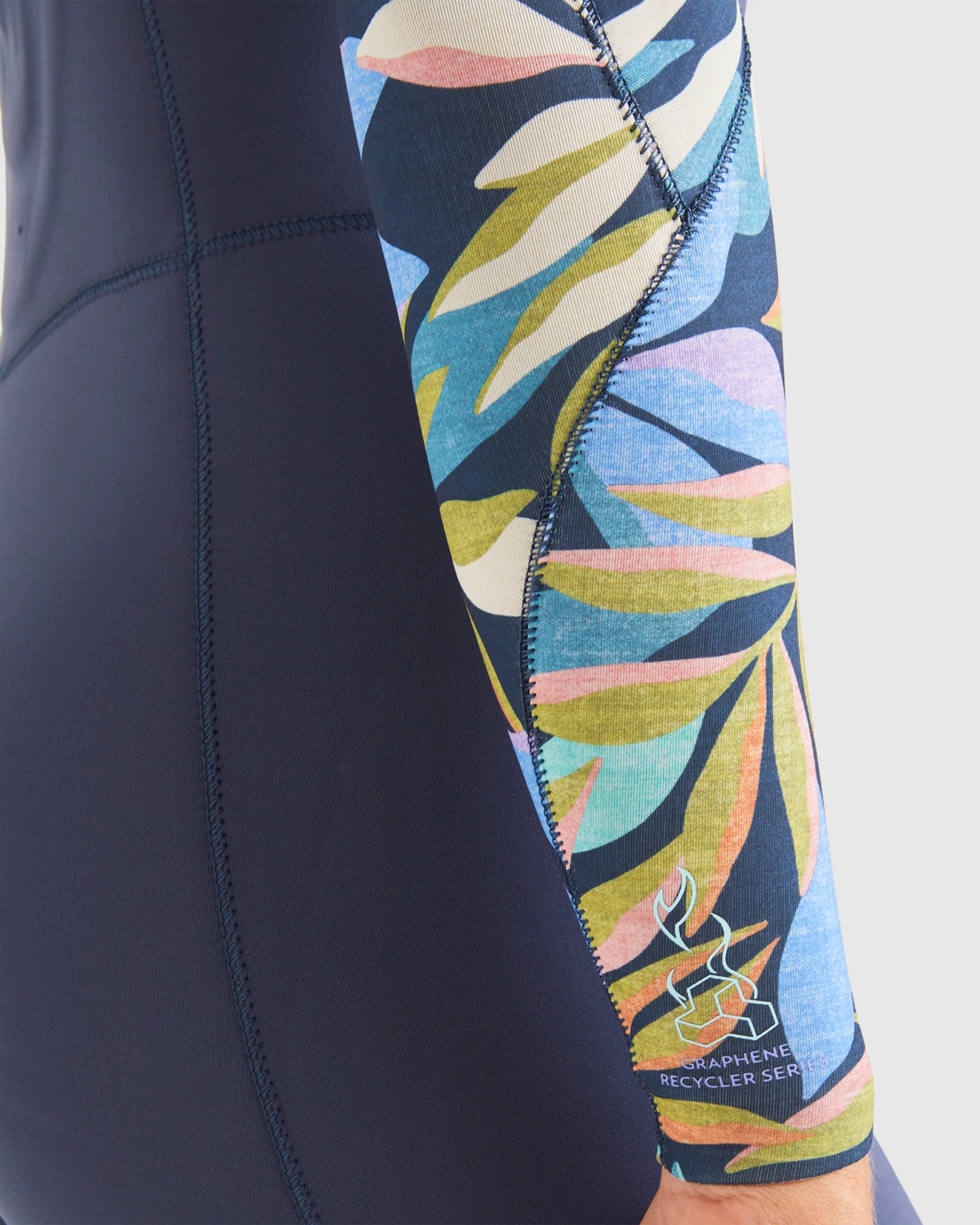 Womens 3/2mm Synergy Back Zip Steamer Wetsuit - Image 7
