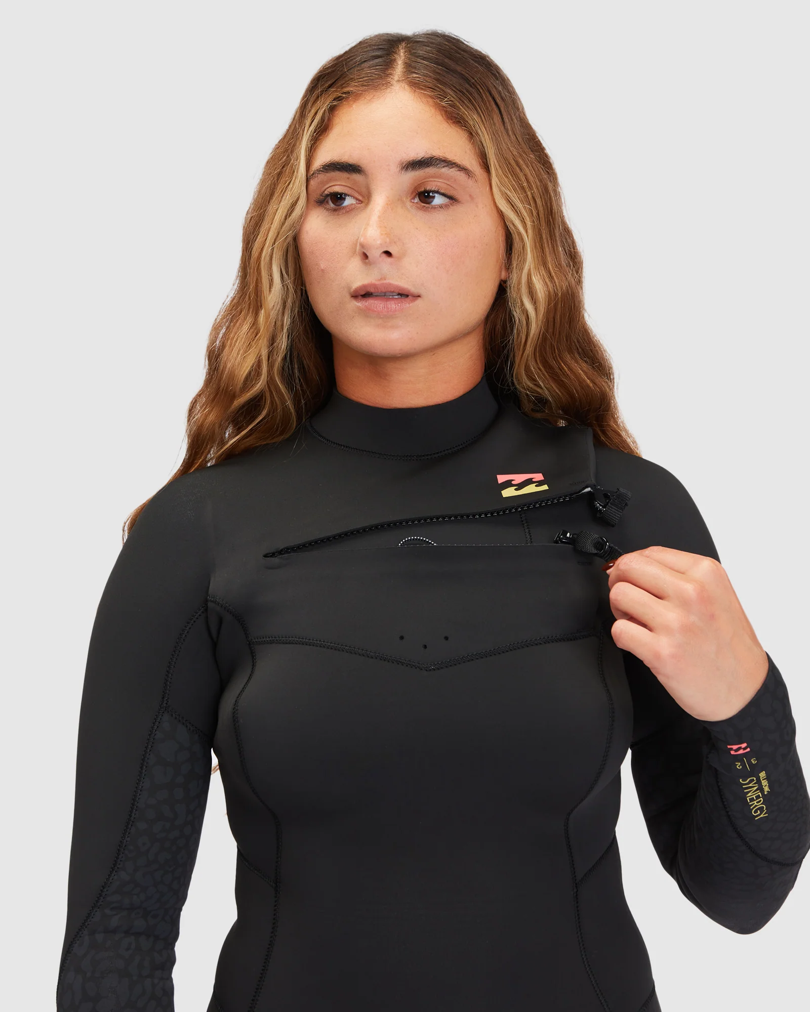 Womens 3/2mm Synergy Chest Steamer Wetsuit - Image 4