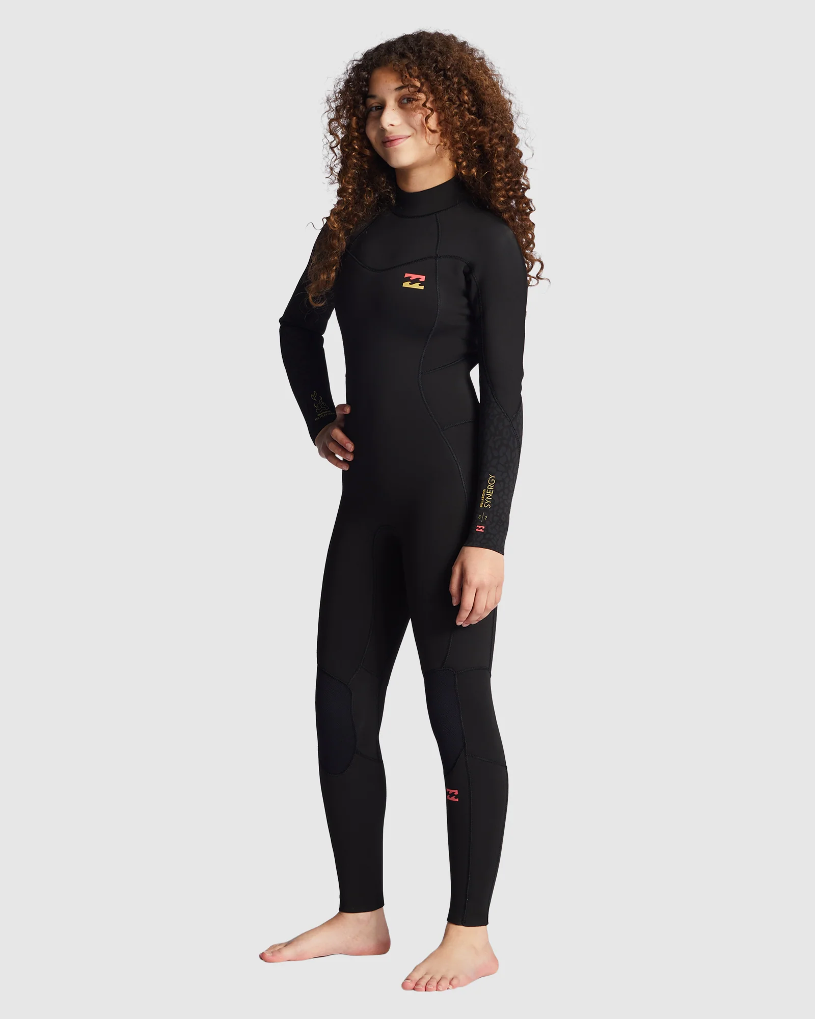 Girls 6-14 3/2mm Synergy Back Zip Steamer Wetsuit - Image 2