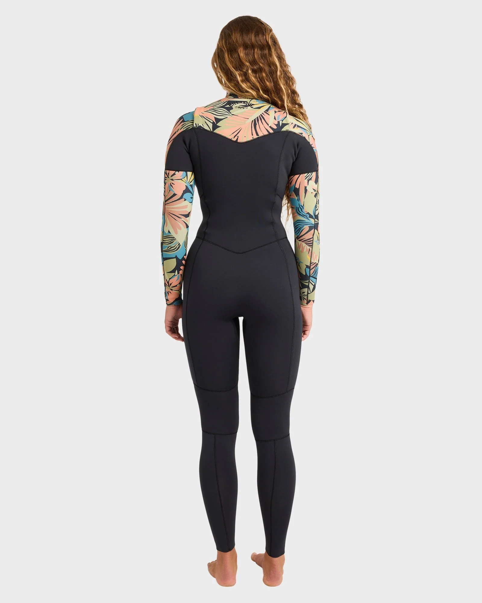 Womens 3/2mm Salty Dayz Chest Zip Wetsuit - Image 2