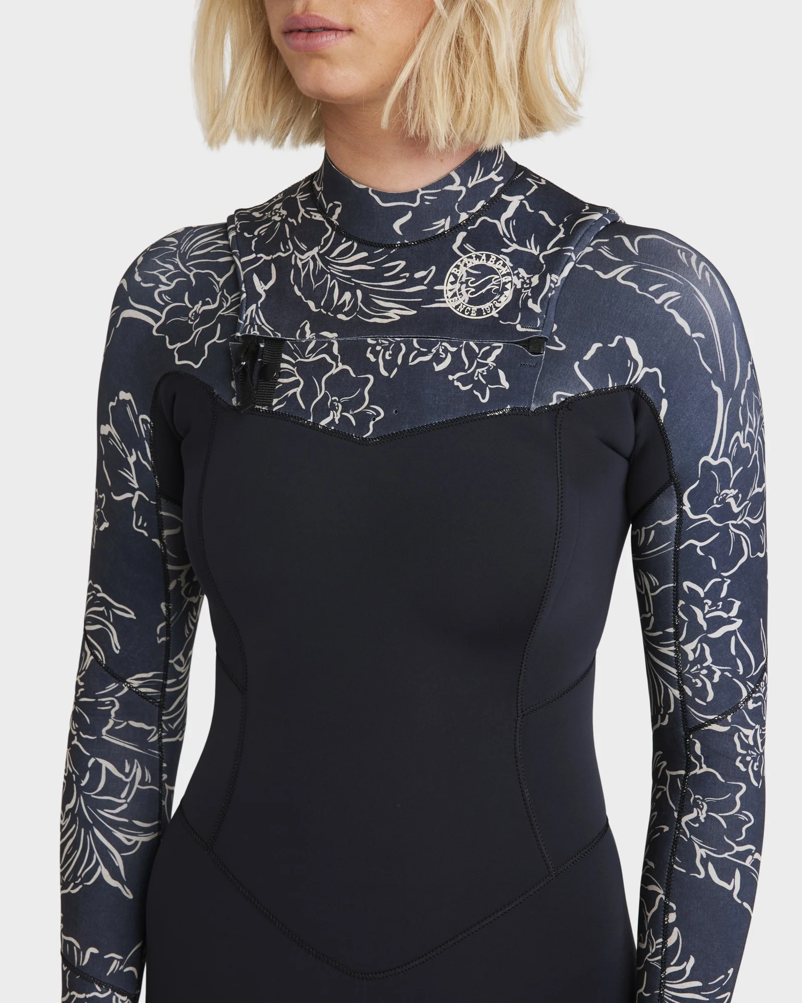 Womens 4/3mm Salty Dayz Natural Chest Zip Steamer Wetsuit - Image 4