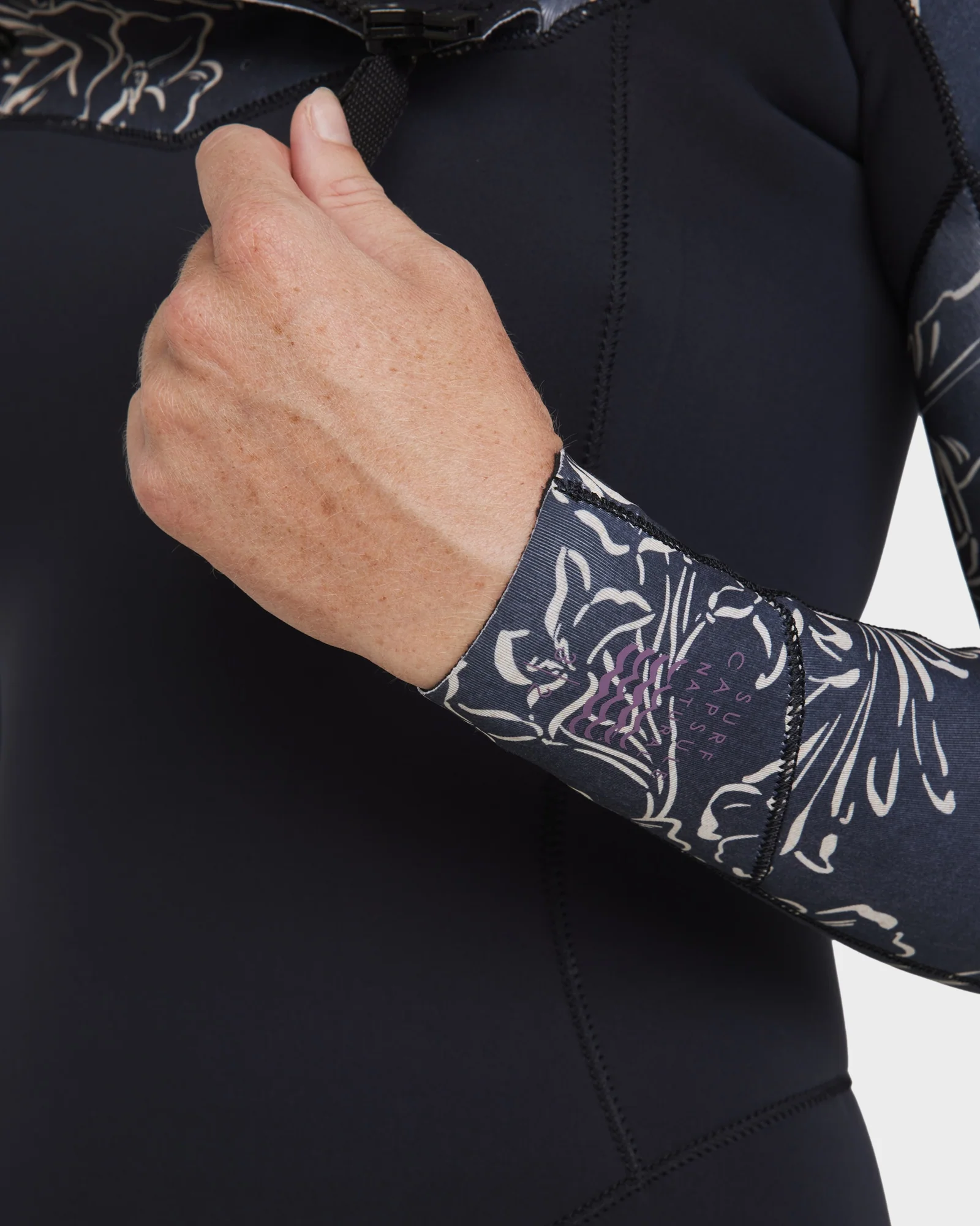 Womens 4/3mm Salty Dayz Natural Chest Zip Steamer Wetsuit - Image 6