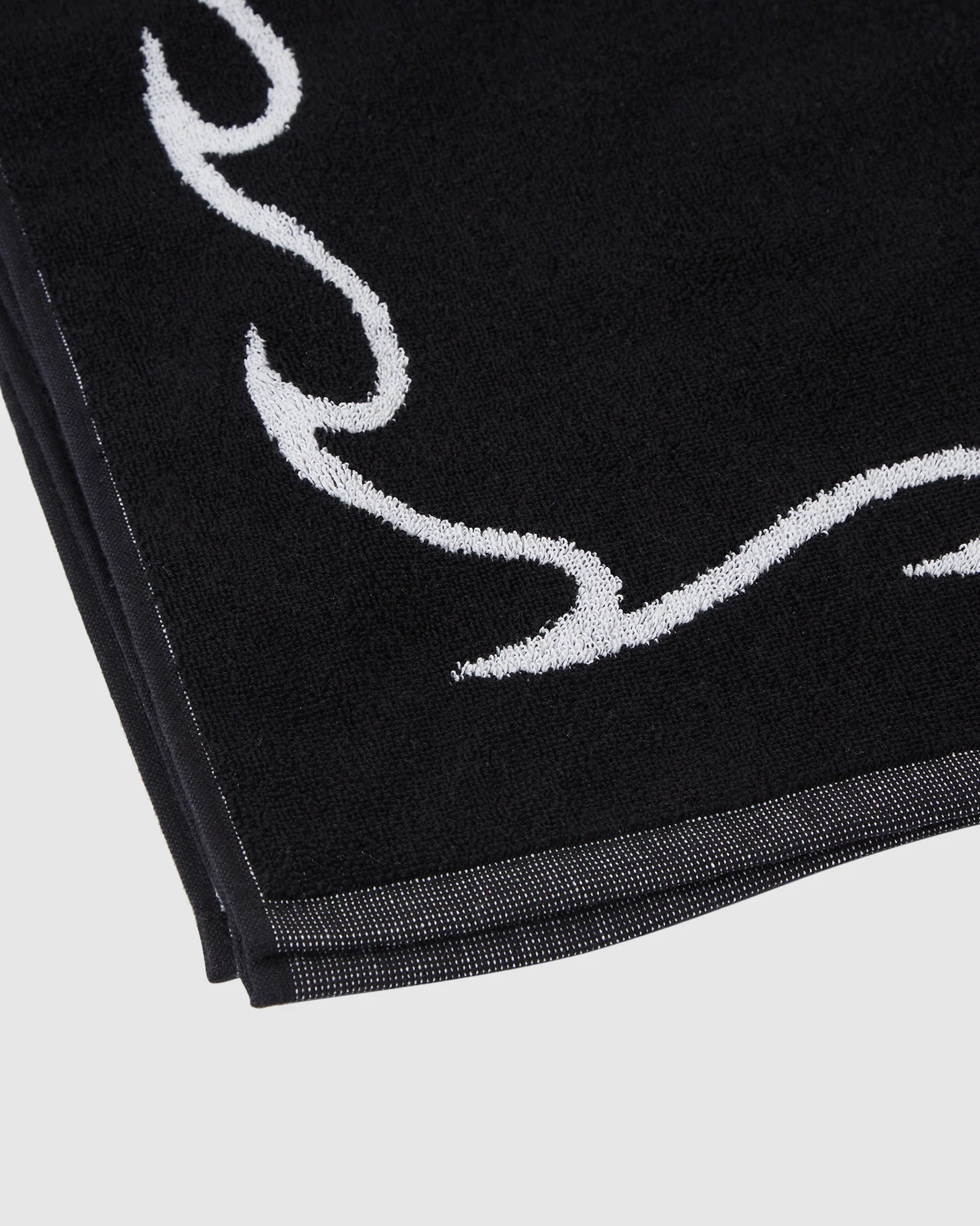 Mens Arch Towel - Image 3