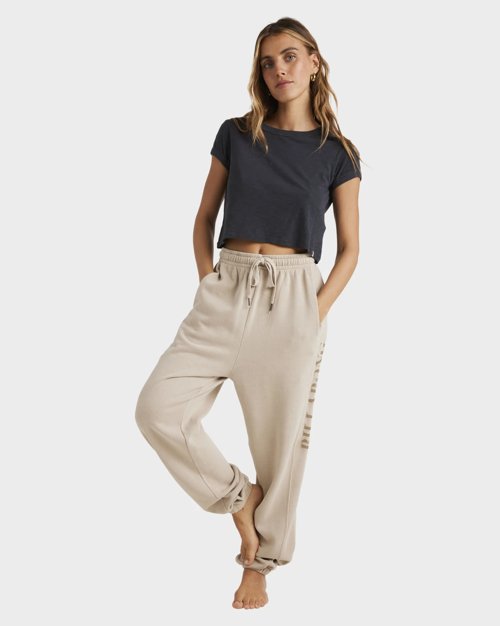 Womens Baseline Trackpants - Image 5