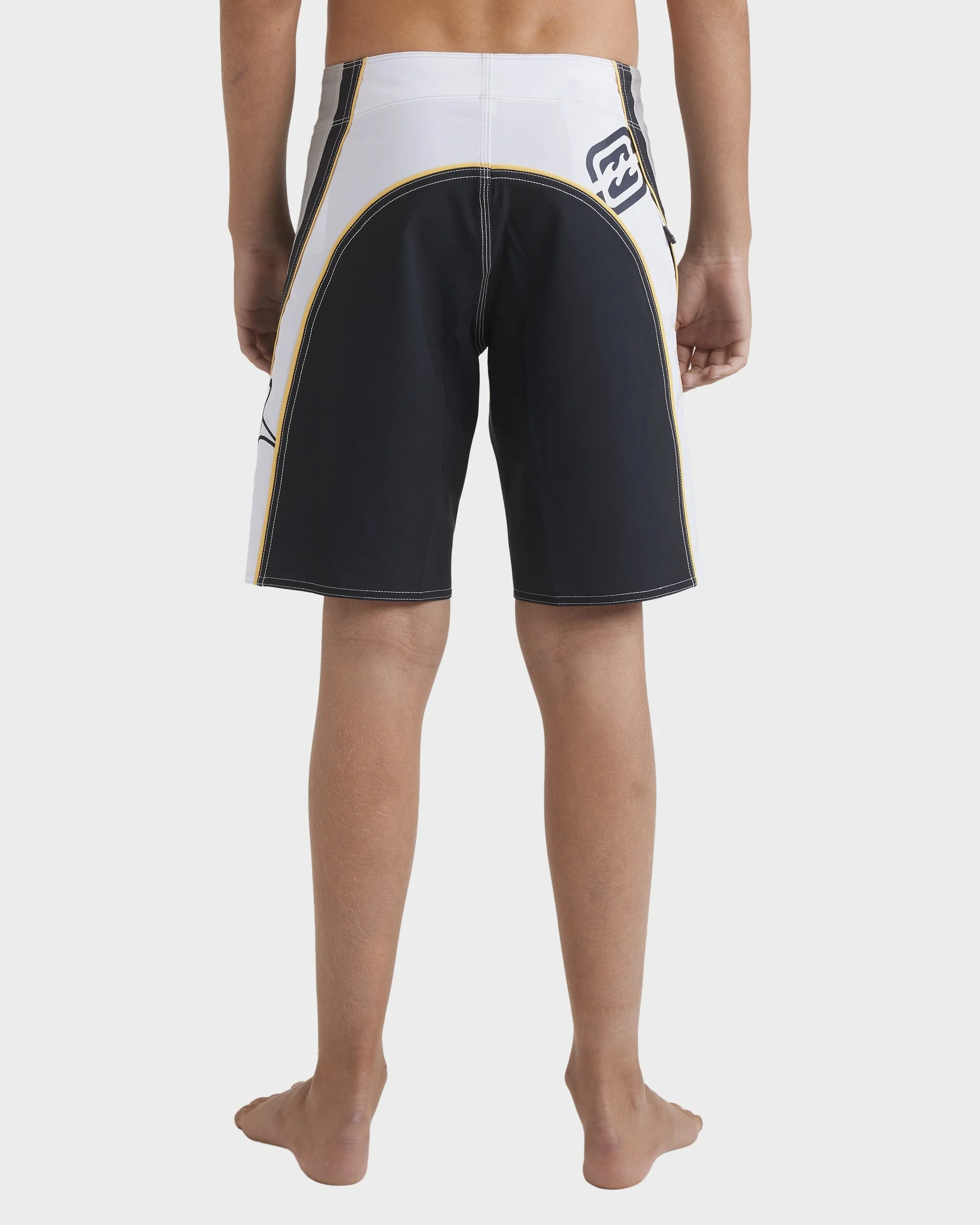 Boys 8-16 Fluid 2K 18" Boardshorts - Image 2