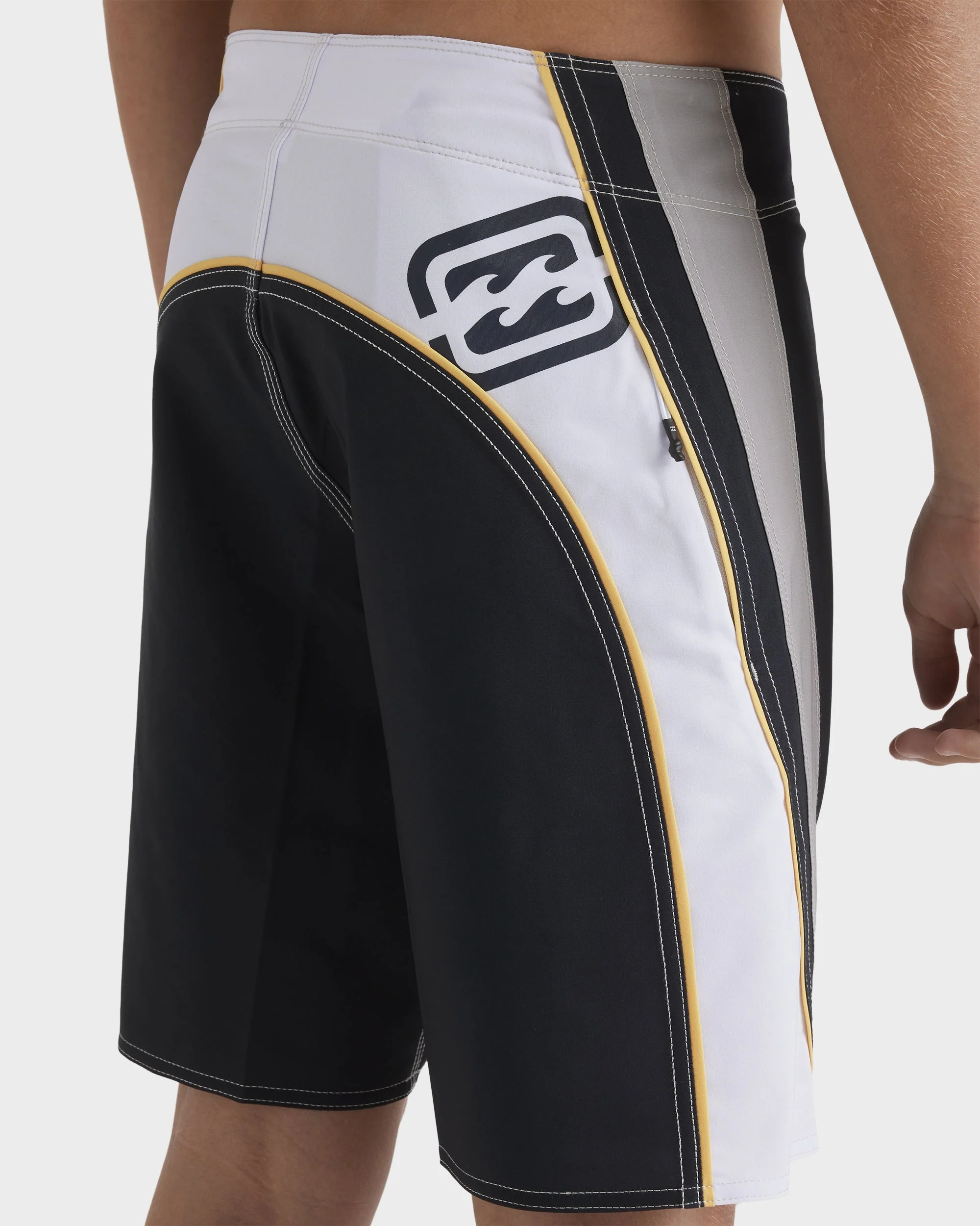 Boys 8-16 Fluid 2K 18" Boardshorts - Image 5