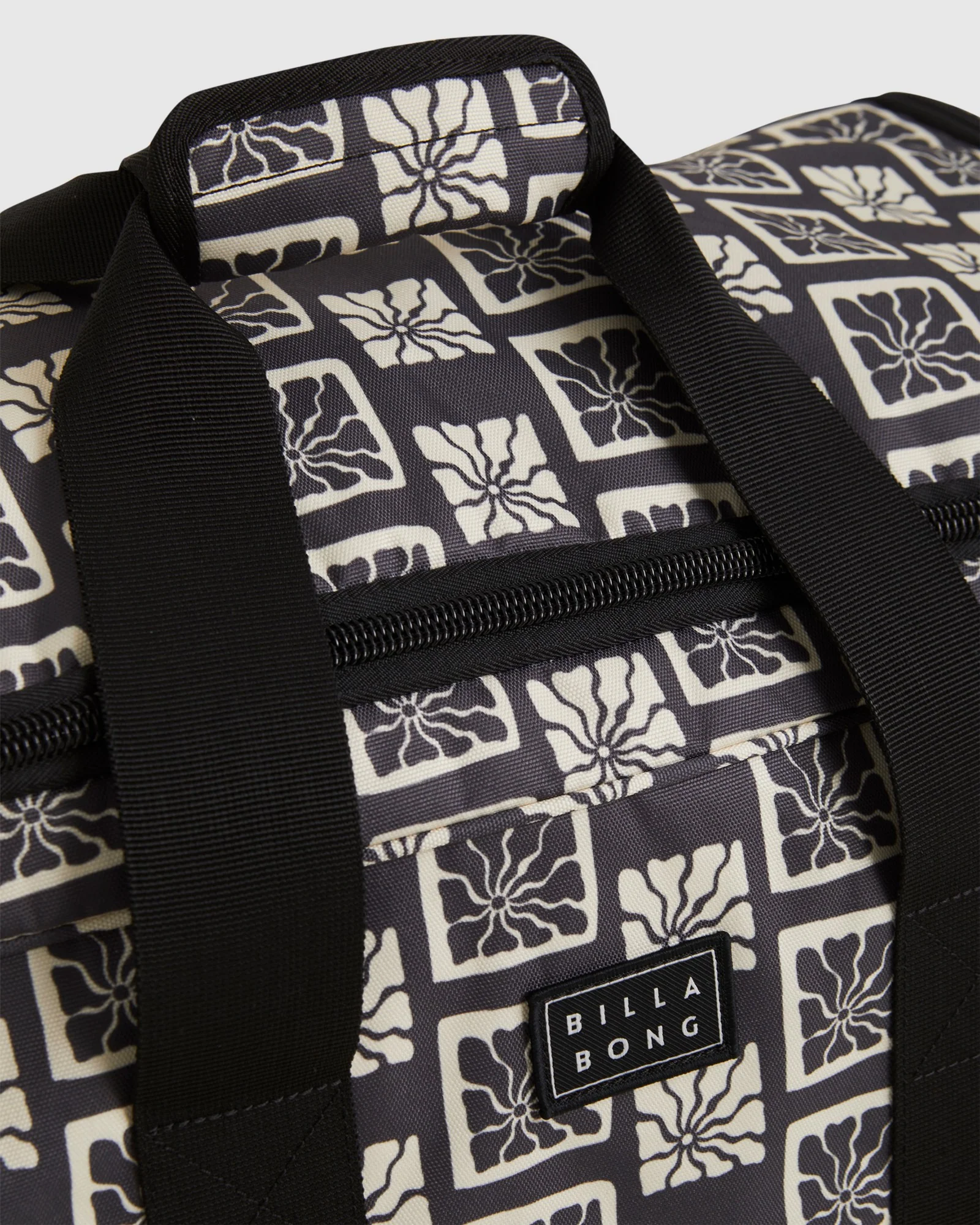 Check In Luggage - Image 4