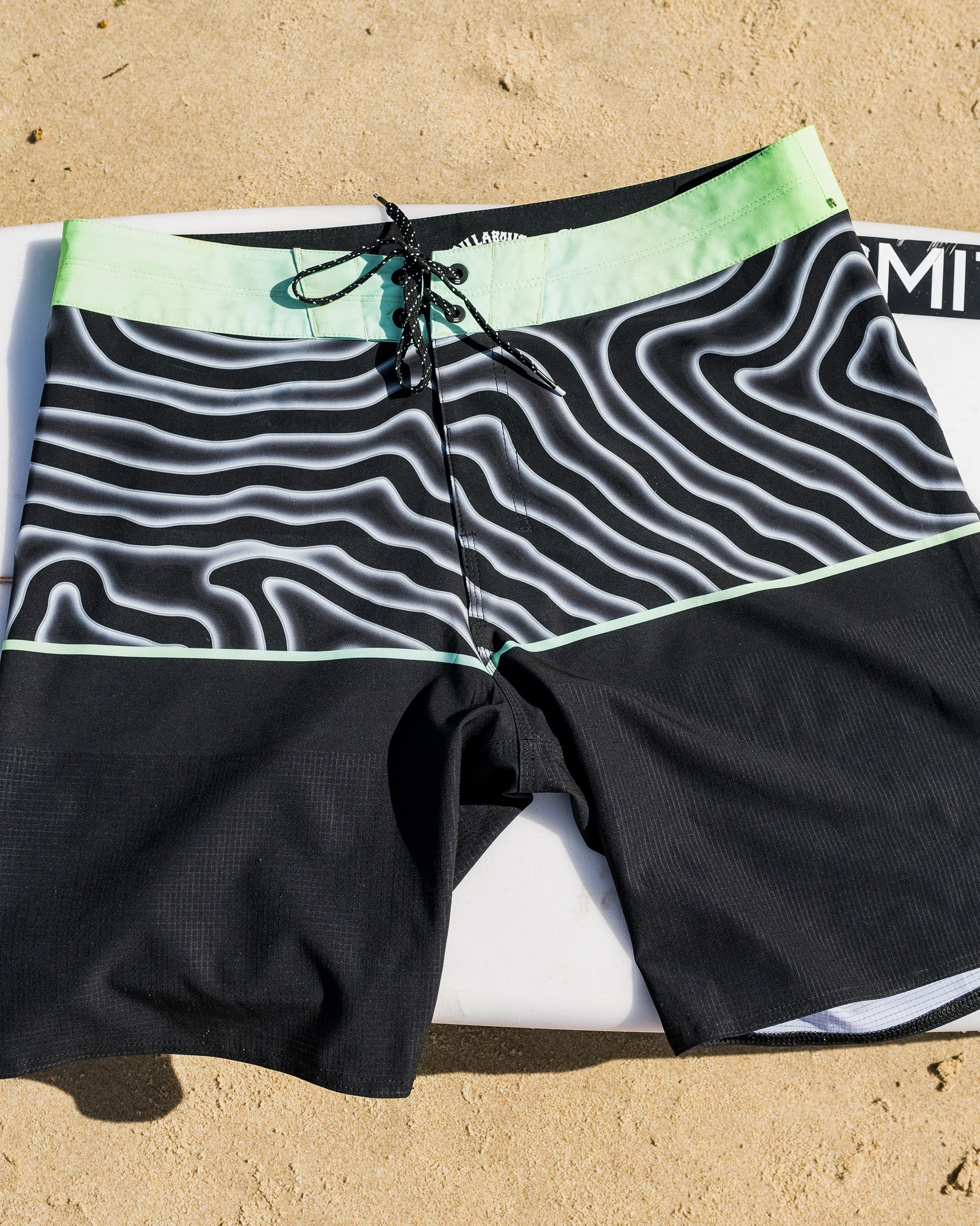 Mens Fifty50 Airlite Boardshorts - Image 4
