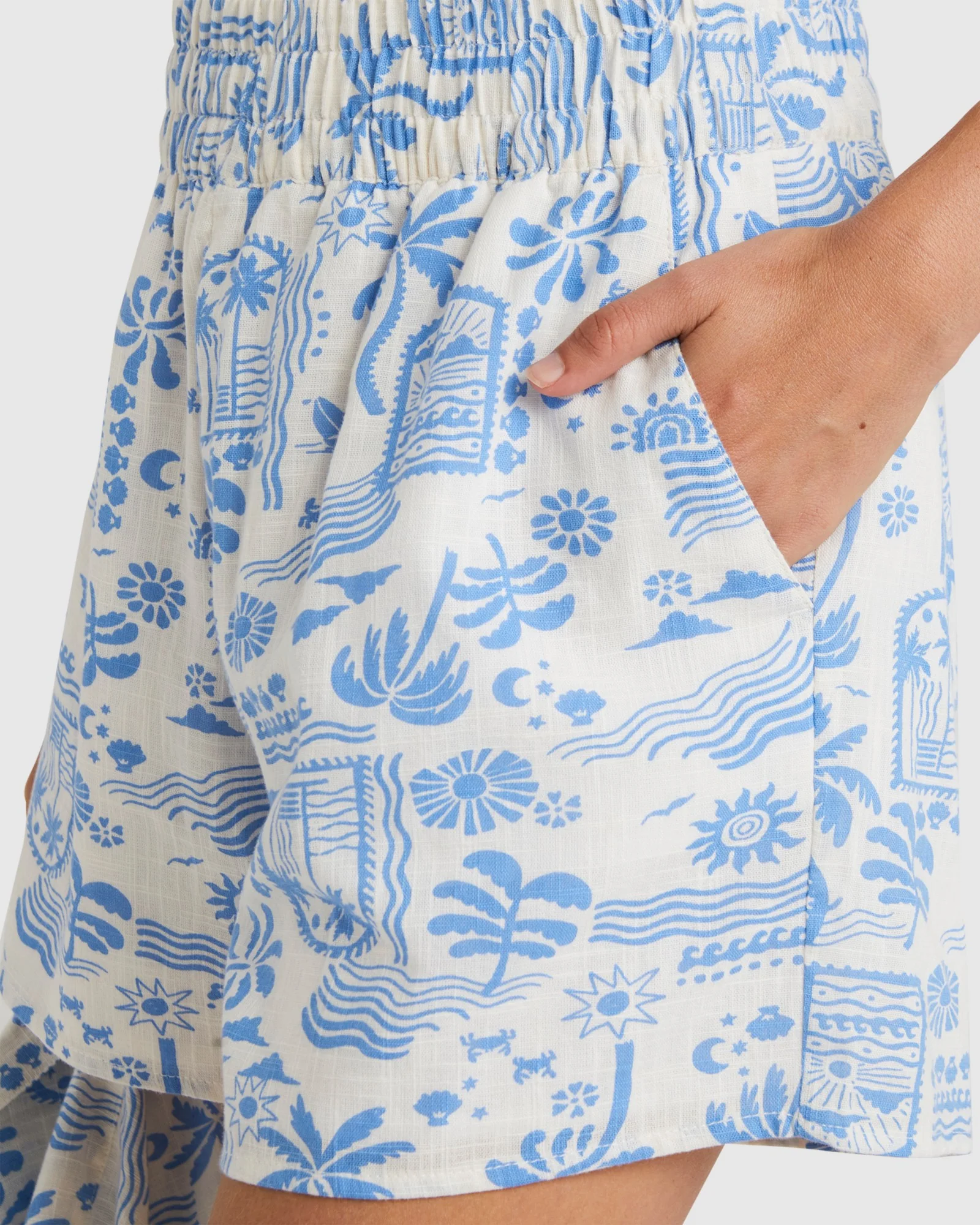 Womens Island Sun Shorts - Image 4