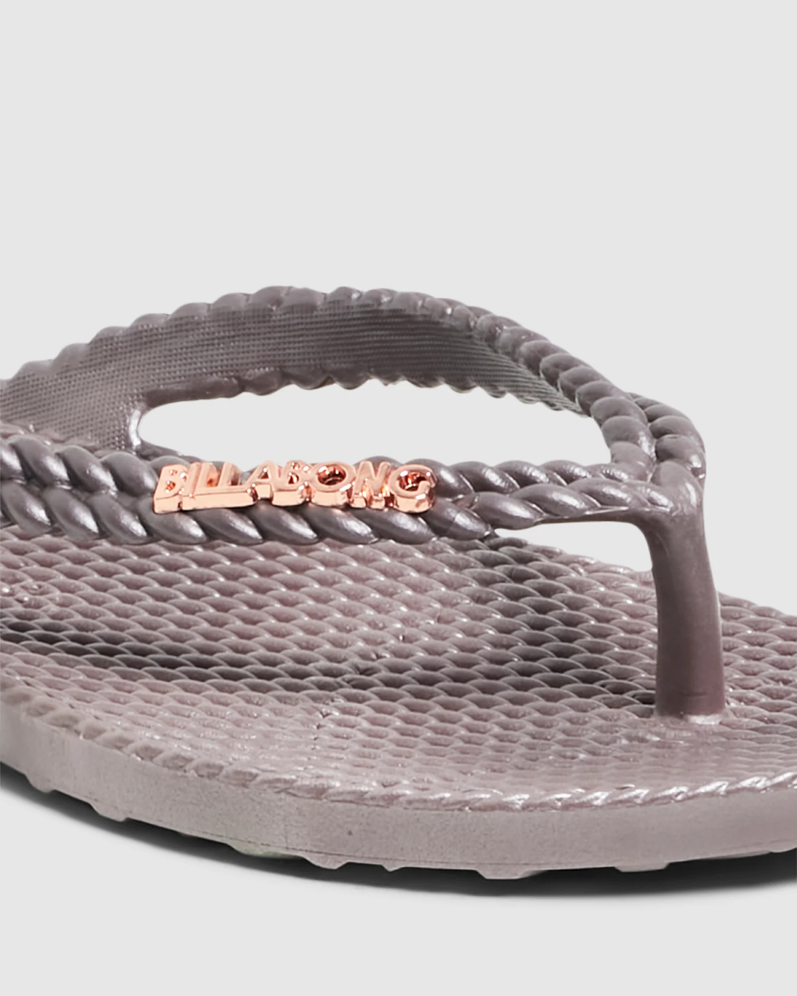 Womens Kick Back Metallic Thongs - Image 4