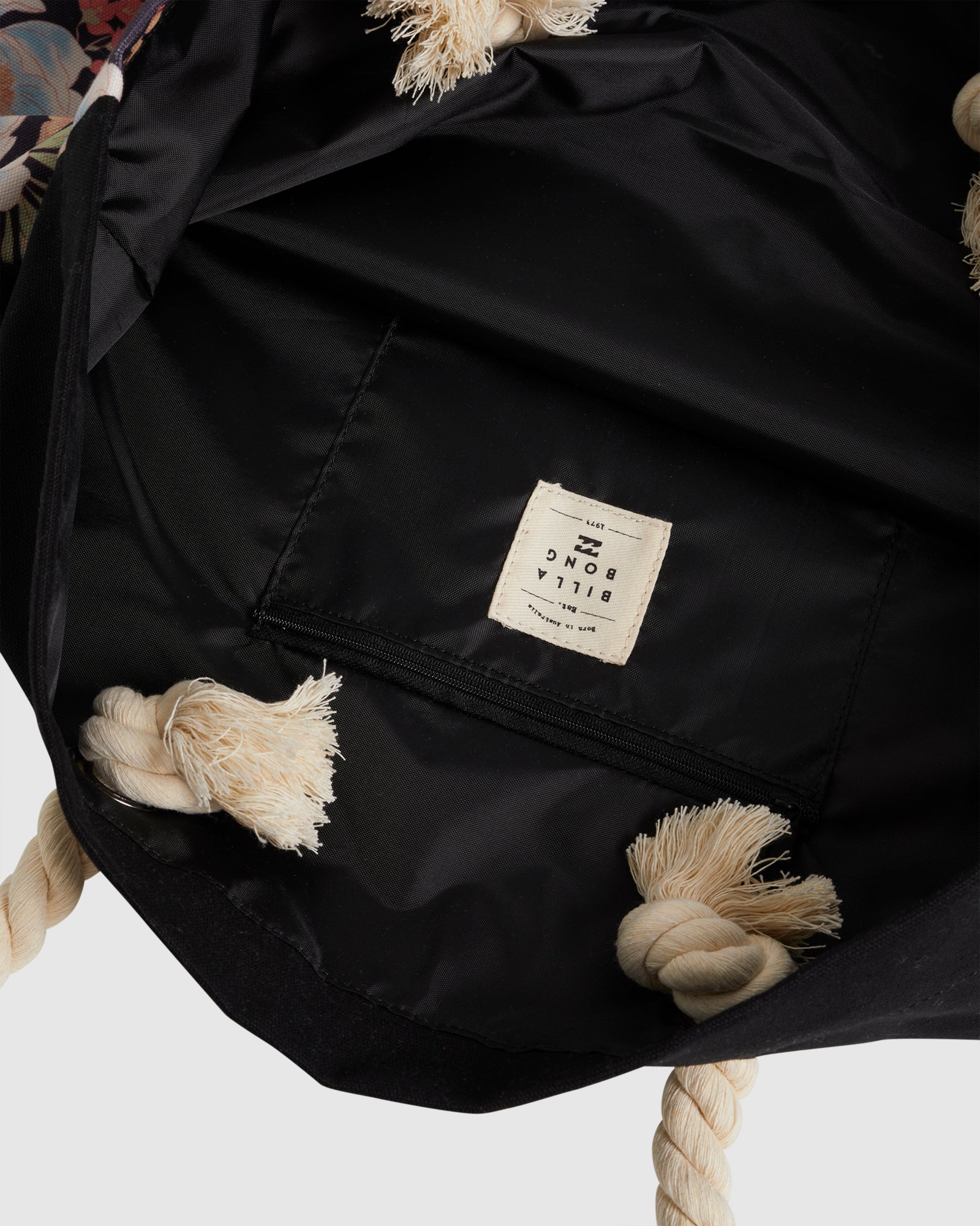 Womens Lost Cove Beach Tote Bag - Image 4