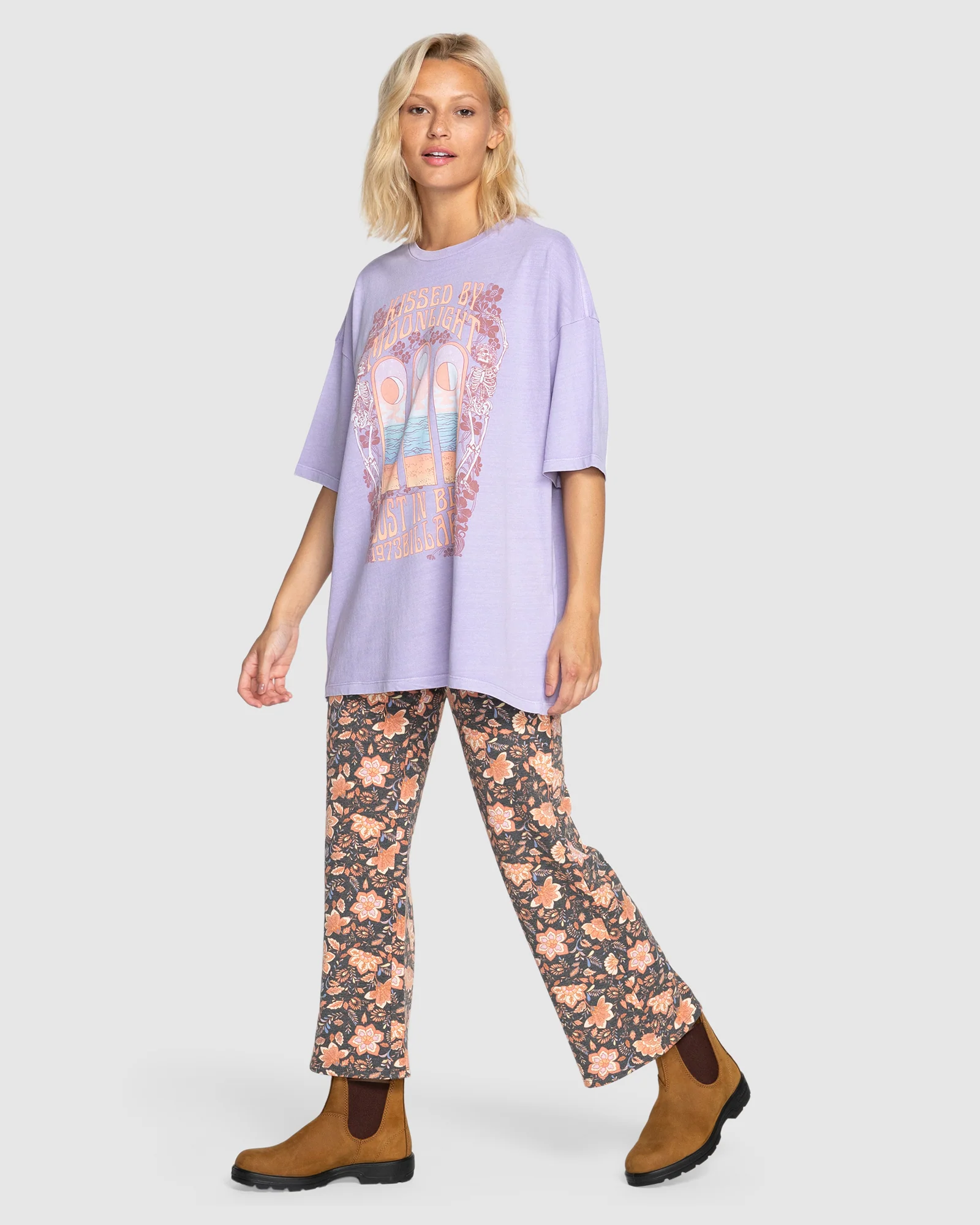 Womens Moonlight Kiss T-Shirt - Image 5