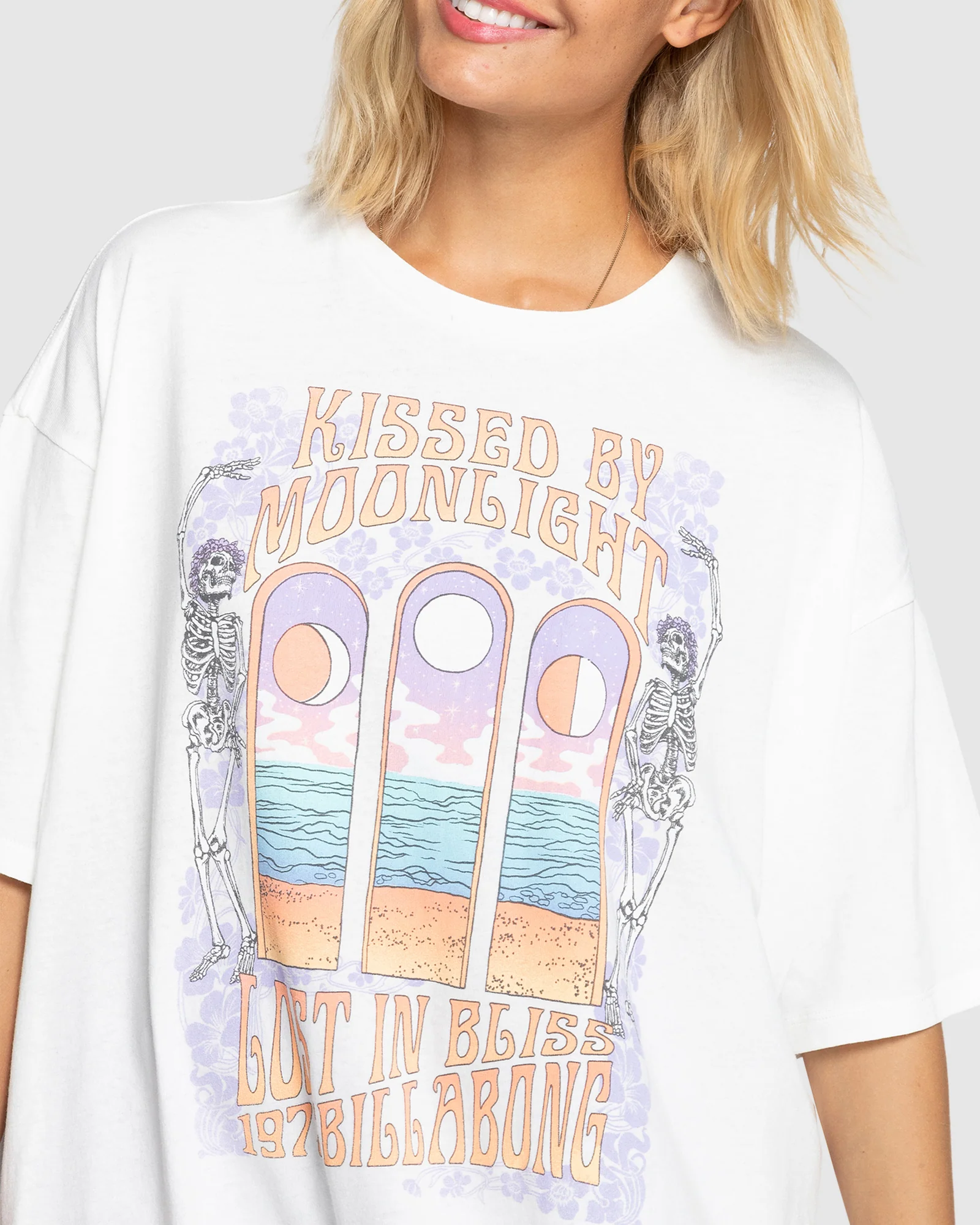 Womens Moonlight Kiss T-Shirt - Image 4