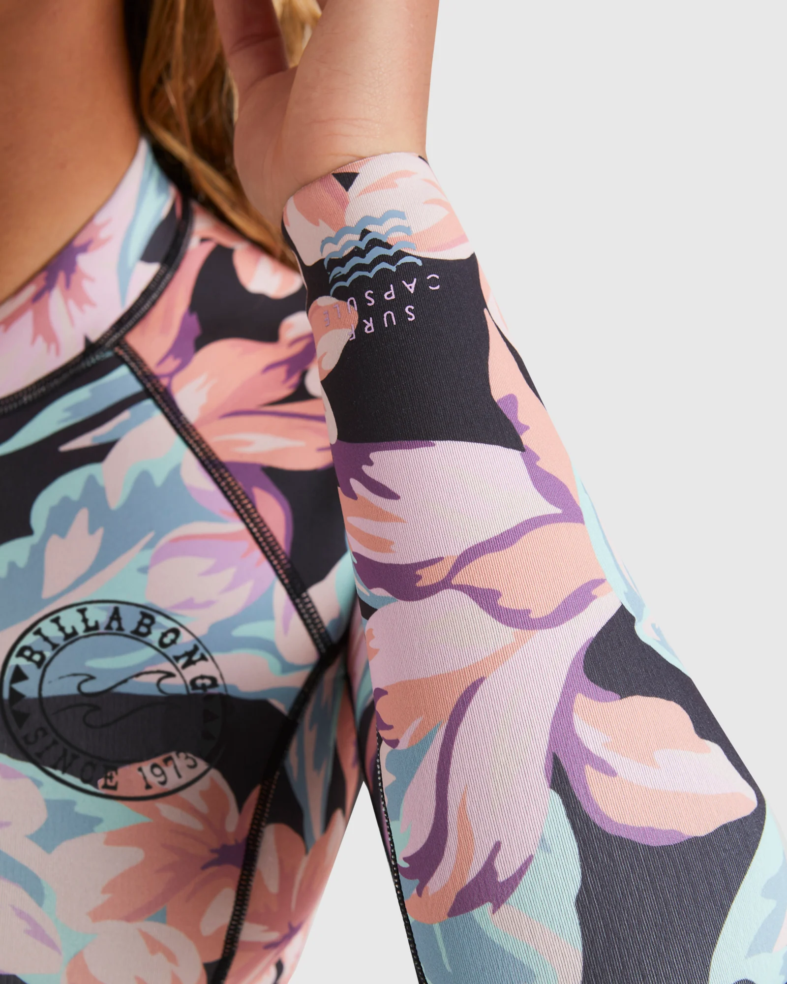 Womens 1/1mm Peeky Chest Zip Wetsuit - Image 6