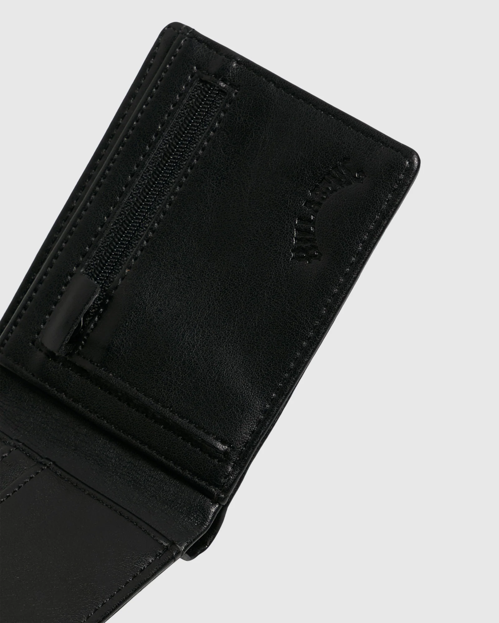 Mens Slim Bi Fold Wallet - Image 3