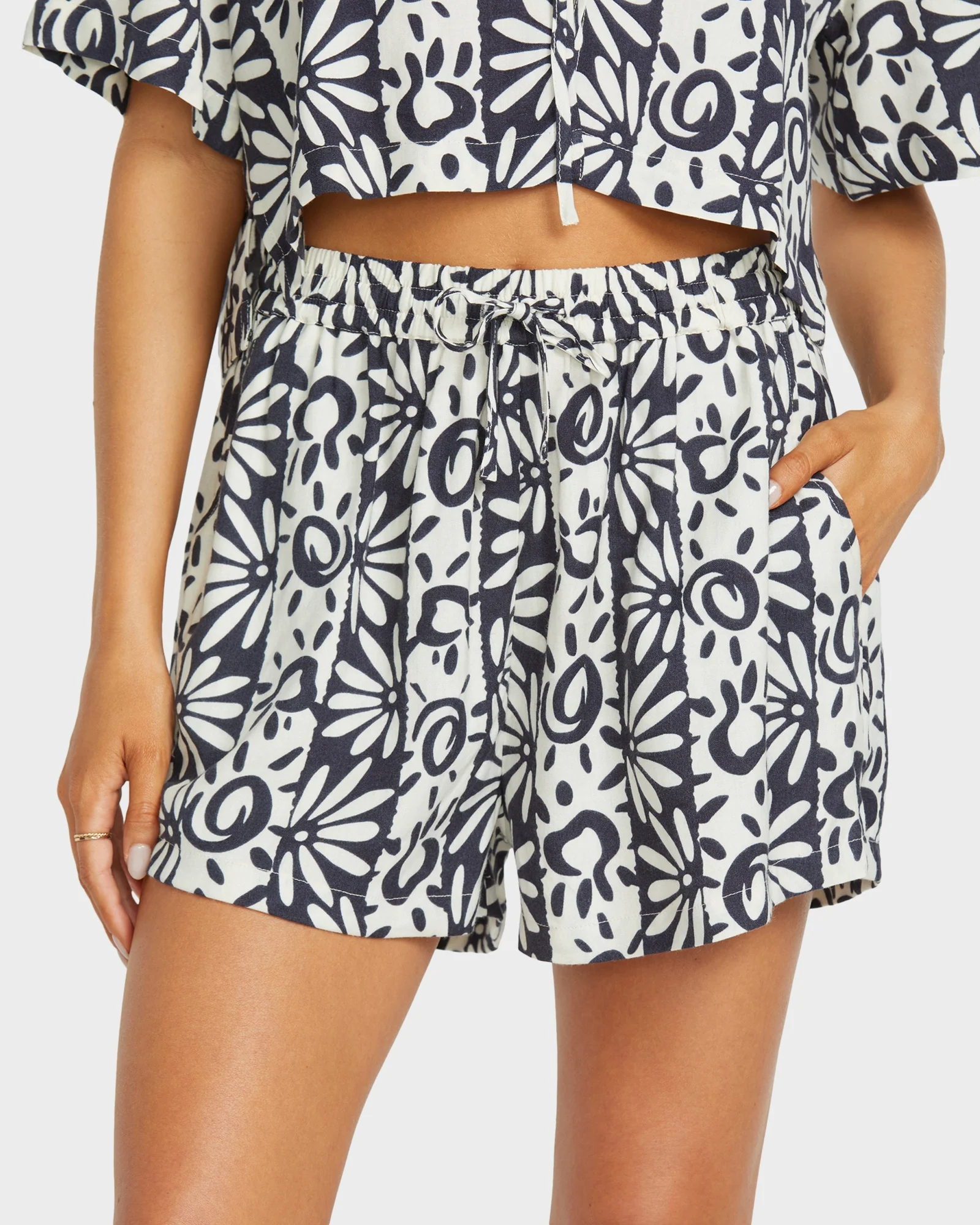 Womens Sunflower Elastic Waist Shorts - Image 5