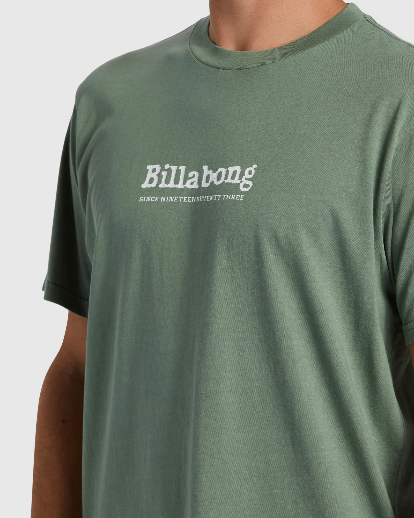 Mens Throwback T-Shirt - Image 4