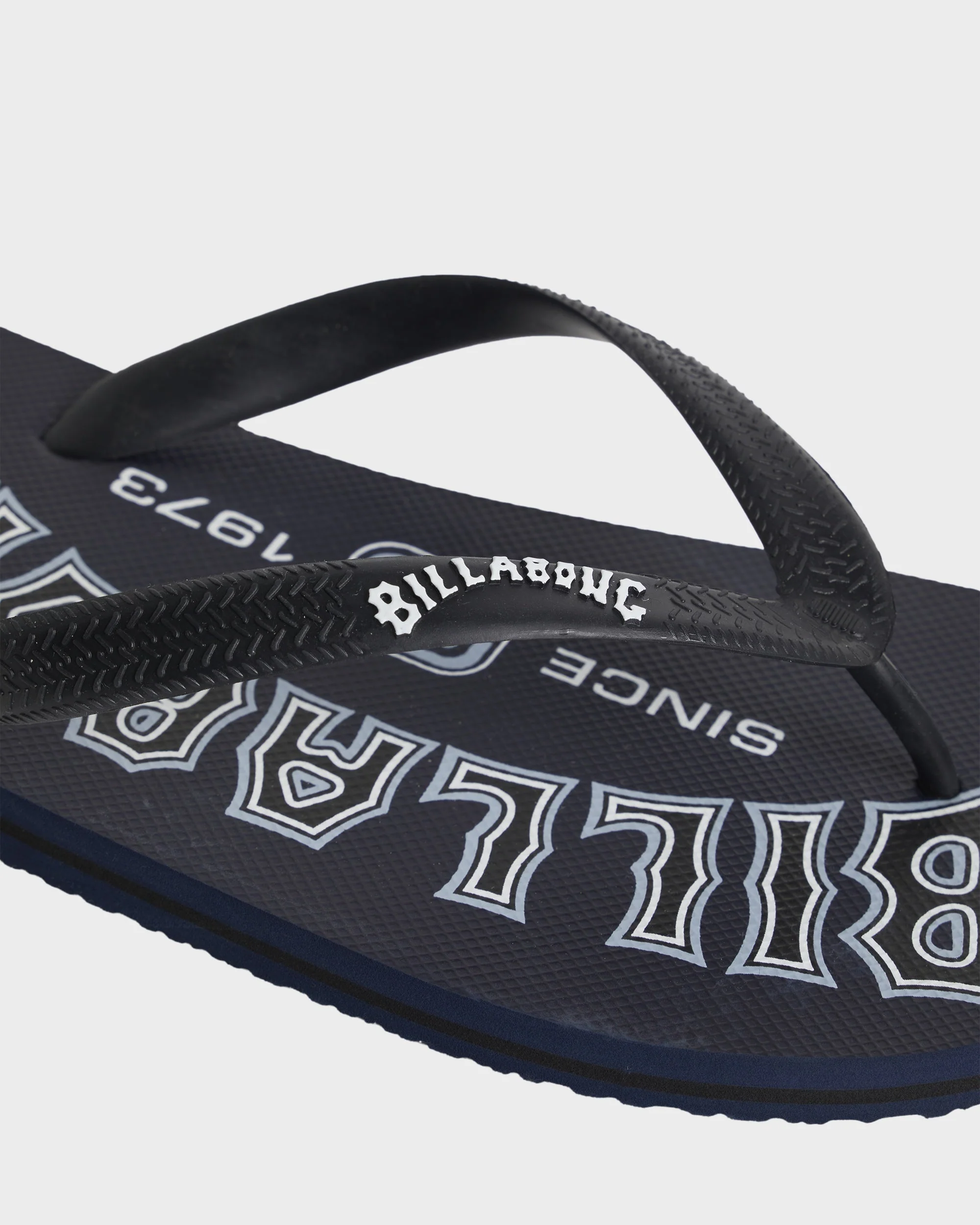 Mens Tides Thongs - Image 4