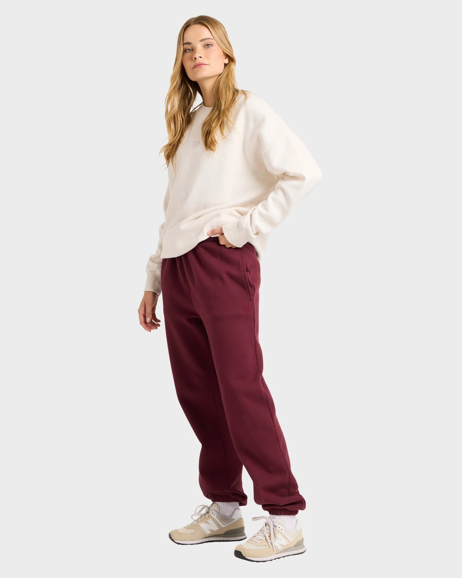 Womens Wave Essentials Trackpants - Image 3