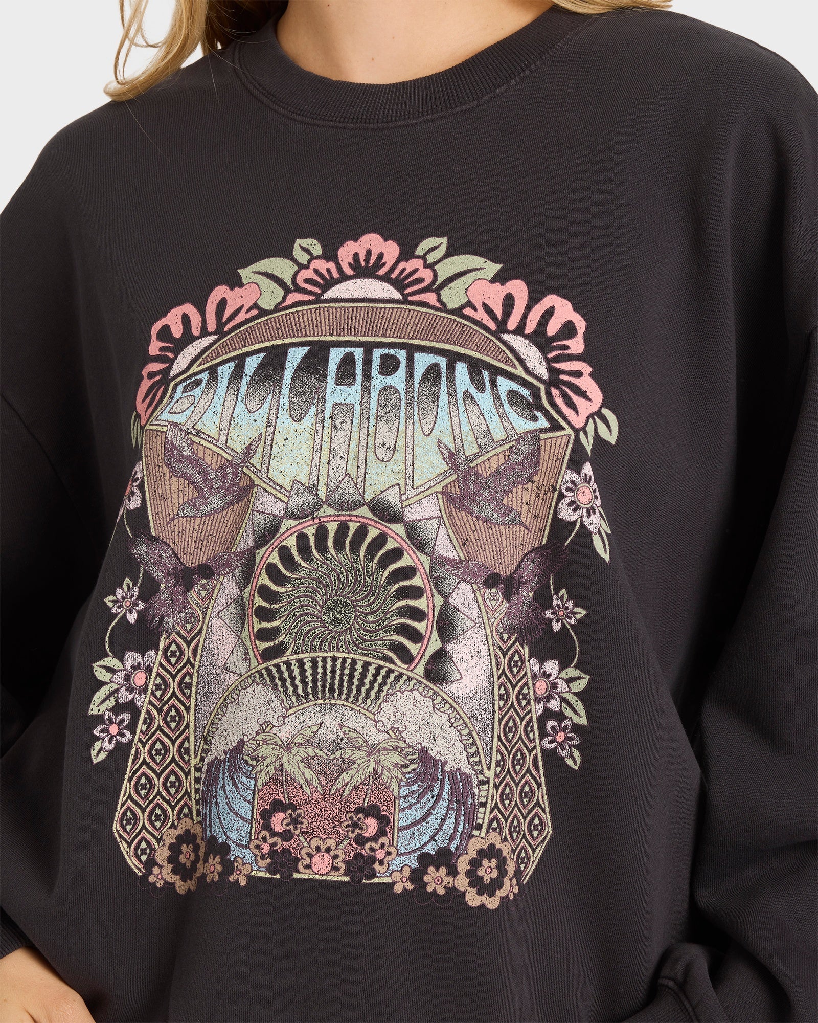 Womens Winds Of Change Venice Crew Neck - Image 4